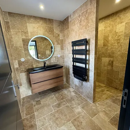Privat bolig Le Petit Bascans Jacuzzi Piscine Salle De Sport